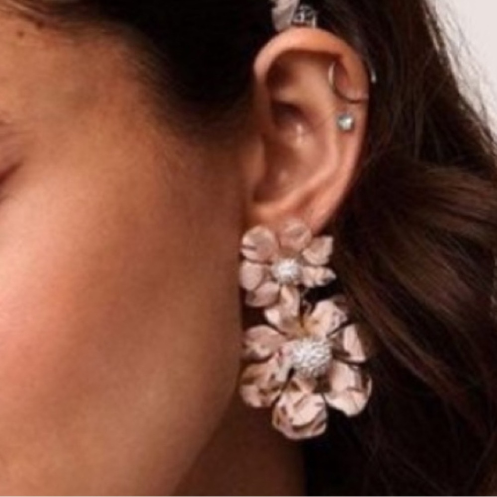 LELE sadoughi double flowers crystal earrings - Picture 2 of 8